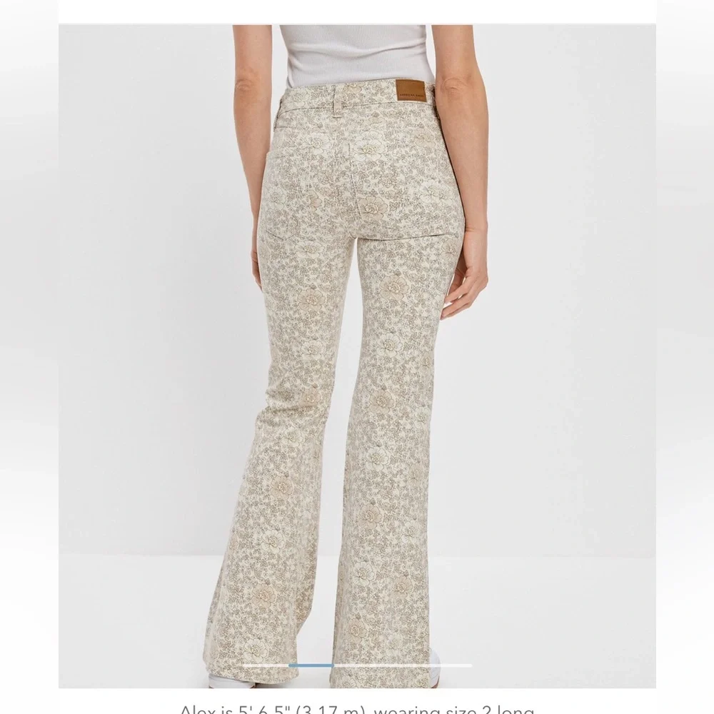 AMERICAN EAGLE | Next Level Floral Flare Jeans - Picture 5 of 6